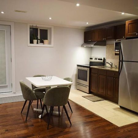 Home Away From Home - Basement Studio Apartment تورونتو المظهر الخارجي الصورة
