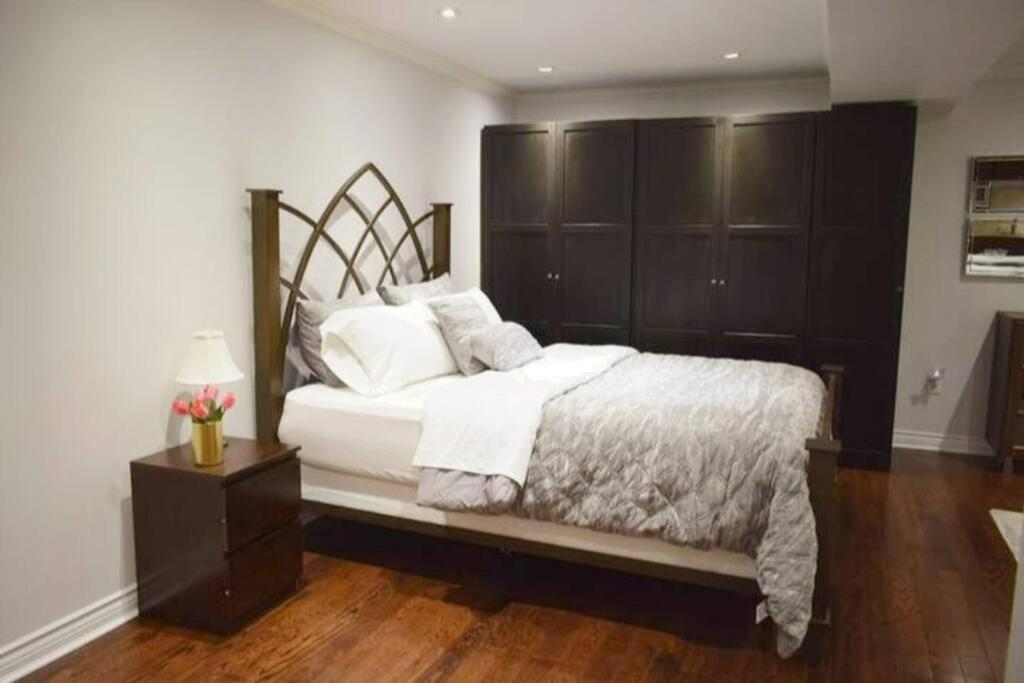 Home Away From Home - Basement Studio Apartment تورونتو المظهر الخارجي الصورة